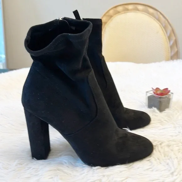 Steve Madden EDIT Black Faux Suede Ankle Boot Heel women size 8 - Picture 2 of 6